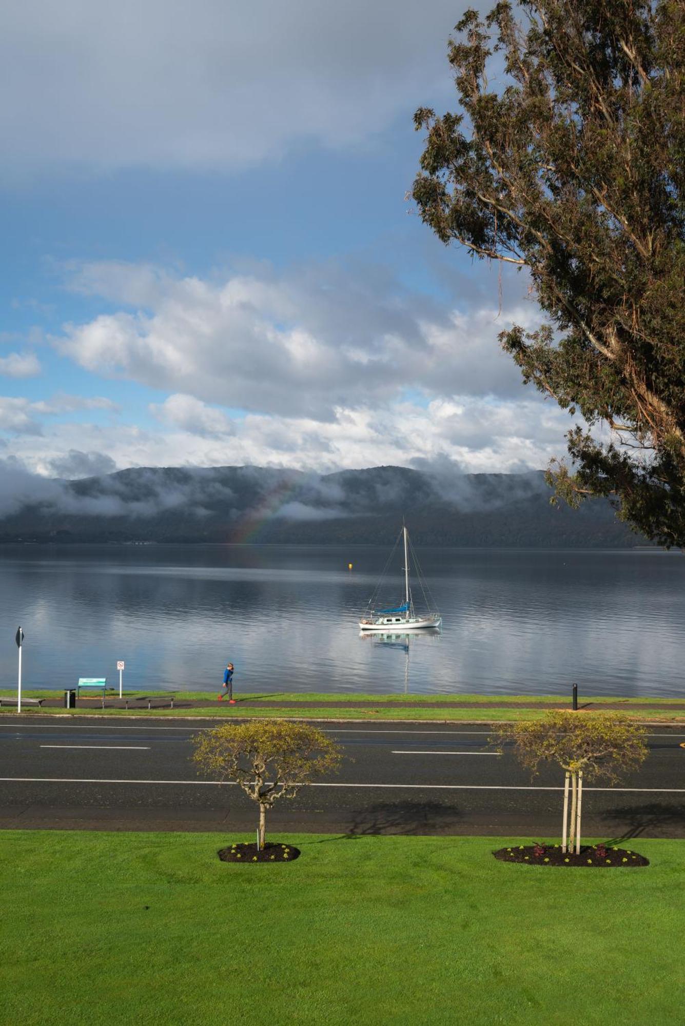 Radfords On The Lake Motel Te Anau Exterior photo